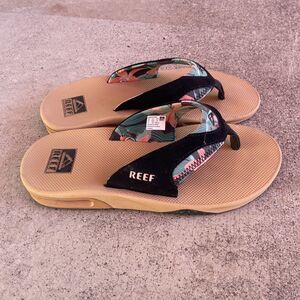 Reef Fanning Women's Sz 8 Shoes Bottle Opener Black Floral Flip Flop Sandals